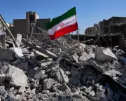 Conservative Media Stars Clash Over US Iran Policy and Israel Ties