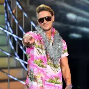 Convicted Sex Offender Stephen Bear Announces First Child with Teen Girlfriend