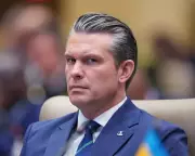 Democratic Senator Condemns Defense Secretary's 'No Quarter' Remarks as Illegal