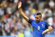 Dimitri Payet Announces Retirement from Football After 21-Year Career