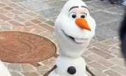 Disneyland Paris' Animatronic Olaf Suffers Hilarious Public Malfunction
