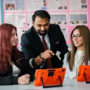 EasyJet Donates £150k in Ex-Crew Tablets to Bridge UK's Digital Divide