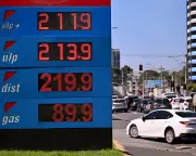 Economists Warn Soaring Petrol Prices to Fuel Inflation, Prompting RBA Rate Hike
