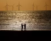 Experts Urge UK to Accelerate Renewables Amid Middle East Conflict