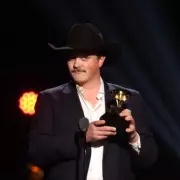 Grammy Winner Zach Top Reveals Pressures of Sudden Fame and Festival Headline Ambitions