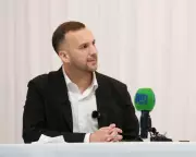 Green Leader's Hypnosis Breast Claim Apology Contradicted by BBC Footage