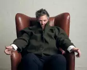 Hannah Gadsby on Sock Puppets, Spoilers, and Surprising Fans