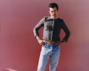 Harry Styles Achieves Career-Best Global Album Debut with Record Sales