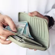 High Earners Face £2,900 Loss in £100k Tax Trap, Study Reveals