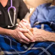 Hospice Nurse Reveals the Truth About Dying Alone in Candid Reddit Q&A