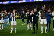 Howe Demands Newcastle Bounce Back After Barcelona Humiliation