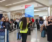 ICE Agents Assist TSA at US Airports Amid Long Security Lines and Funding Crisis