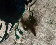 Iranian Strikes Cripple Hormuz Shipping, Threatening Global Oil and Inflation