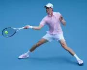 Jannik Sinner's Unburdened Run Continues at Miami Open Amidst Rivals' Struggles