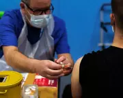 Kent Meningitis Outbreak May Have Peaked as Vaccination Drive Intensifies