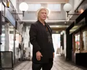 Kinks Guitarist Dave Davies Defends 'Lola' After Moby Labels Song Transphobic