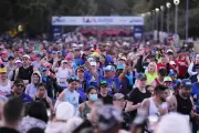 LA Marathon Offers Finisher Medals at 18 Miles Amid Warm Weather Concerns