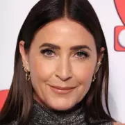 Lisa Snowdon's Bee Venom Eye Patches Plump and Soothe Skin Instantly