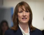 Middle East Conflict Threatens Rachel Reeves' Economic Plans, Economists Warn