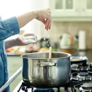 Mum Feeds Family of Four for Under £5, Overcomes Tomato Mishap