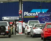 New Zealand's Fuel Crisis: Cash Aid for Families Amid Global Oil Shock