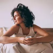 NHS Doctor's 10-Second Morning Water Habit for Glowing Skin and Health