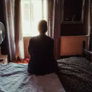 NHS England Halts New Hormone Treatment Referrals for 16-17 Year Olds