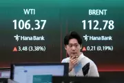Oil Prices Retreat as Trump Signals Willingness to End Iran War
