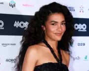 Olivia Dean Dominates 2026 Mobo Awards with Triple Win