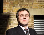 Phil Woolas, Former Labour Minister and Minimum Wage Advocate, Dies at 66