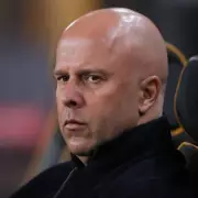 Pundits Clash Over Arne Slot's Liverpool Future After Galatasaray Defeat