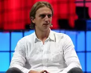 Revolut Secures Full UK Banking Licence After Five-Year Regulatory Wait
