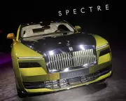 Rolls-Royce Abandons 2030 All-Electric Goal, Keeps V12 Engines Amid Client Demand