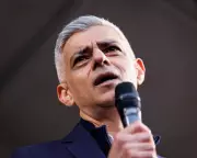Sadiq Khan Urges Labour to Campaign for Full EU Rejoining at Next Election
