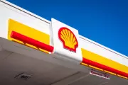 Shell CEO's Pay Soars 60% to £13.8m Amid Profit Decline