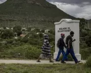 South African Town's Name Change Sparks Racial Tensions Over Colonial Legacy