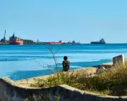 Trump Eases Cuba Oil Blockade as Russian Tanker Nears with 730,000 Barrels