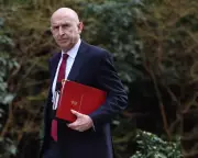 UK Defence Minister Flies to Cyprus to Ease Tension Over Drone Strike on RAF Base