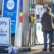 UK Drivers Queue at Petrol Stations Amid Iran War Oil Crisis Fears