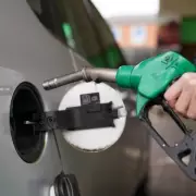 UK Prepares Emergency Fuel Plan: Ambulances Prioritized, Speed Limits May Be Cut