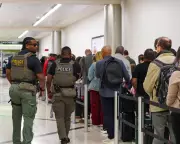 US Airport Chaos Deepens as TSA Staff Shortage Worsens Amid DHS Shutdown