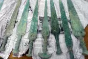 US Border Agents Seize 4,000-Year-Old Iranian Bronze Age Swords