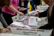 US Supreme Court Poised to Restrict Mail-In Ballot Counting in Key Midterm Case