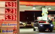 White House Scrambles as US Gas Prices Surge Amid Iran Conflict
