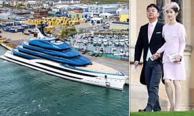 £334 Million Superyacht Deep Blue Docks in Dorset En Route to Chinese Billionaire