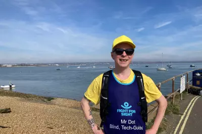 Blind Artist to Run Brighton Marathon Using AI Glasses in World First