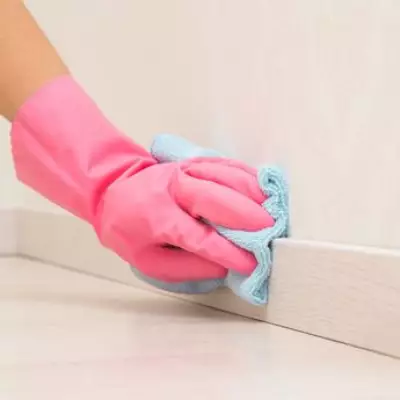 Cleaning Hack: Stop Dust on Skirting Boards with Dryer Sheets