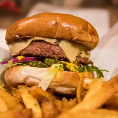 Couple Furious After Discovering Vegan Restaurant Served Them Plant-Based Burgers