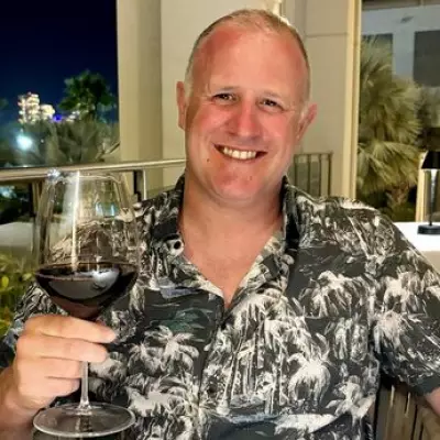 Dad with deadly brain tumour runs London Marathon after seizure in Greece