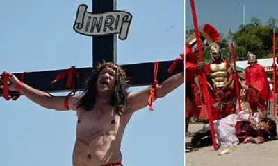 Devout Catholic Nailed to Cross in Philippines' Annual Good Friday Re-enactment